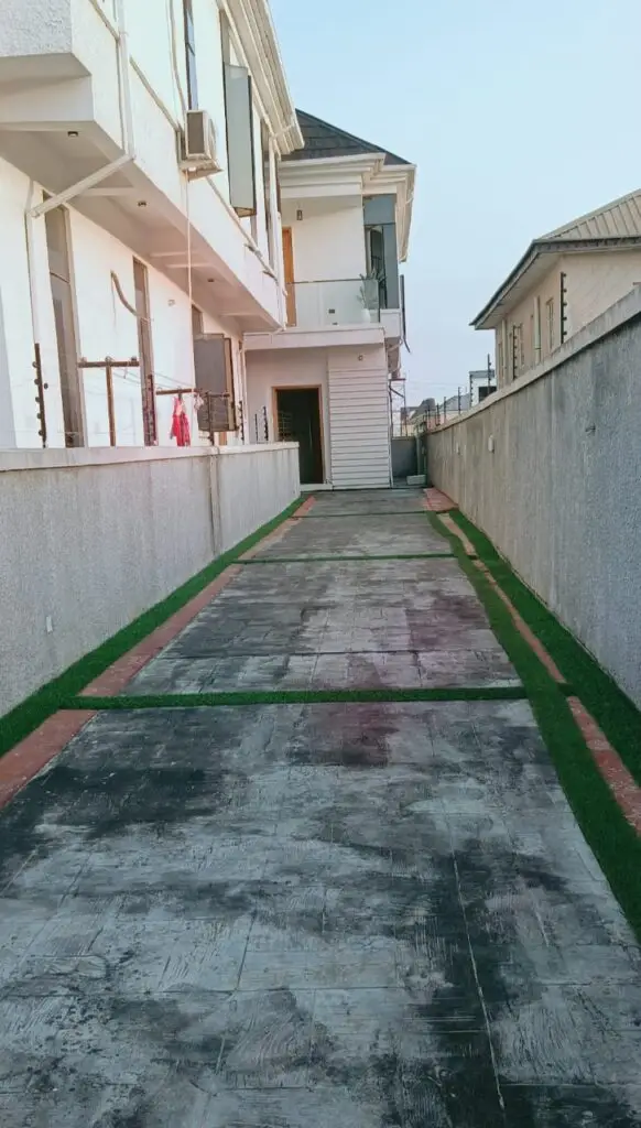 Spacious 4 BEDROOM SEMI DETACHED DUPLEX WITH BQ FOR SALE