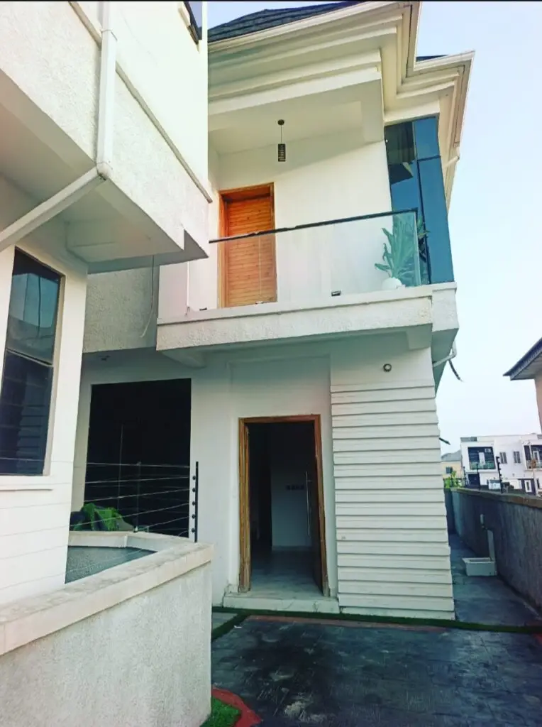 Spacious 4 BEDROOM SEMI DETACHED DUPLEX WITH BQ FOR SALE